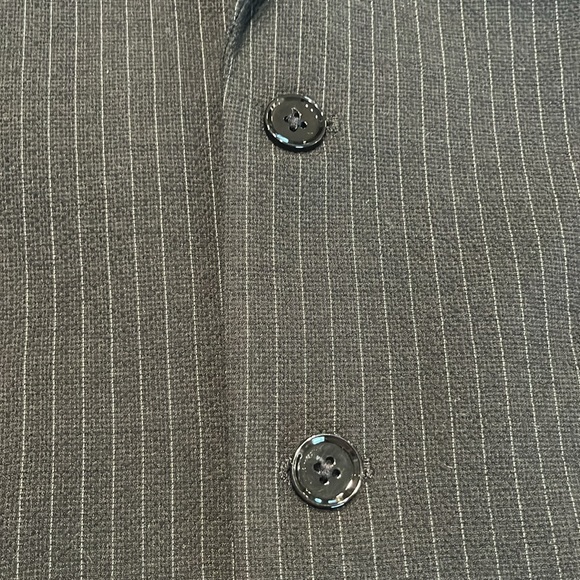 Gorgeous blazer, never worn. Subtle grey/white pinstripes. Slim fit. - Picture 2 of 6